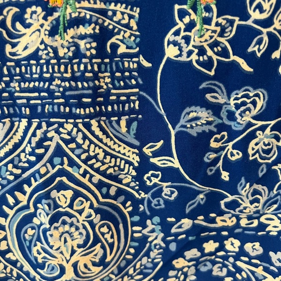 Savanna Jane Blue Embroidered Blouse size large NWT - Picture 8 of 16